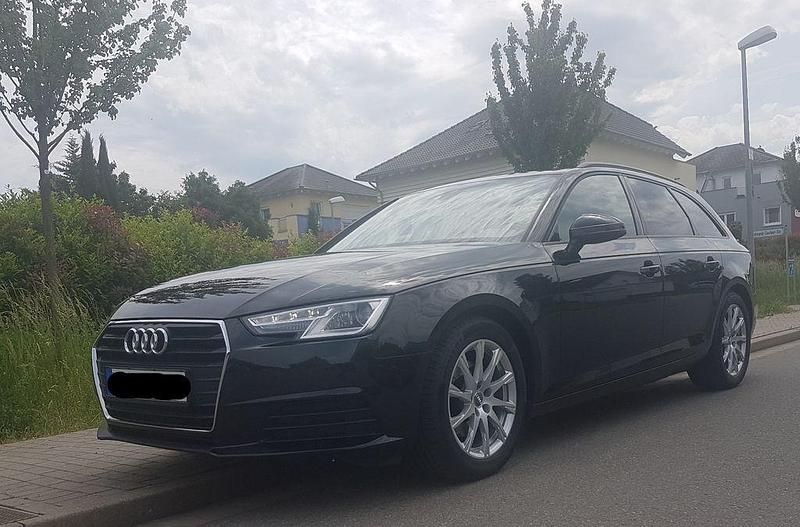 Schwarz Gebraucht 2018 Audi A4 Ambiente Kombi | 20.950 € (Fairer Preis) - Bild 1/4