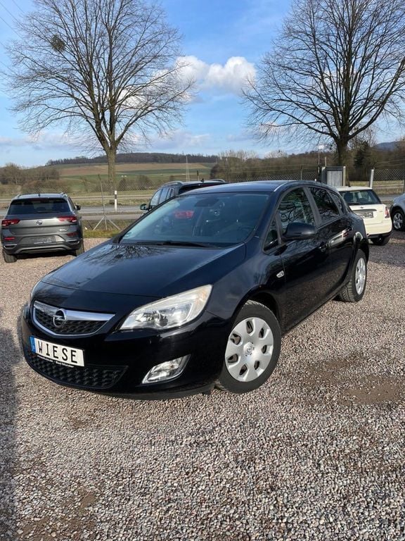 Schwarz Gebraucht 2011 Opel Astra Design Edition Limousine | 5.450 € (Fairer Preis) - Bild 1/4