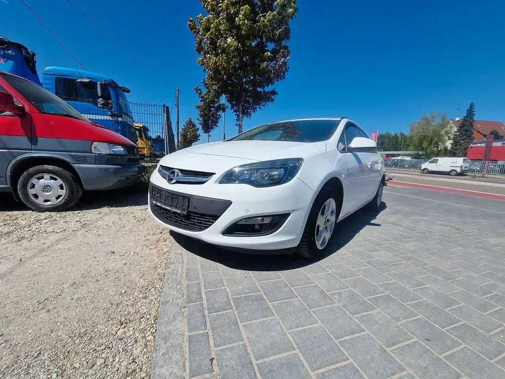 Gebraucht Opel Astra Style 120 PS (88 kW) 2016 Weiß Kombi
