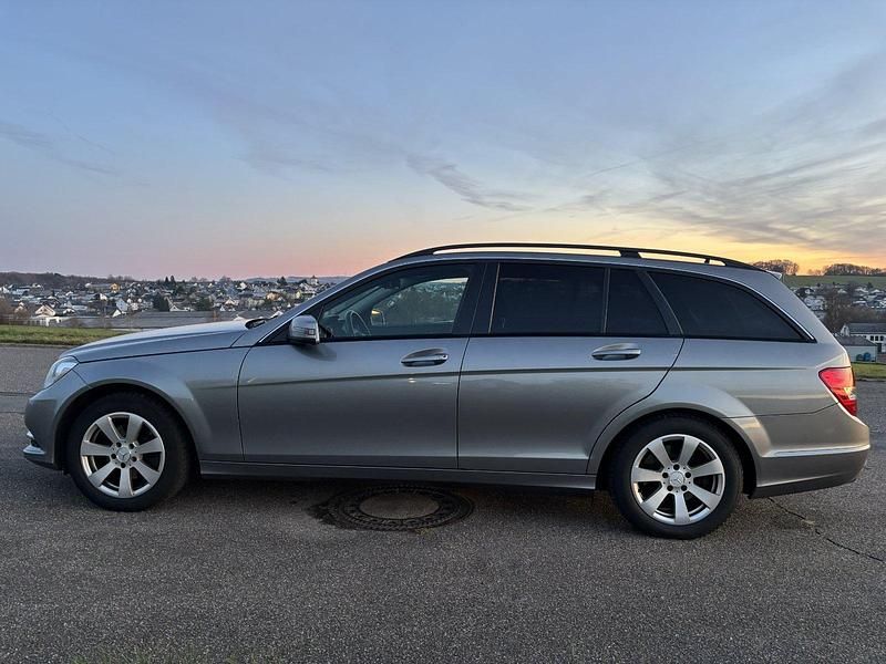 Grau Gebraucht 2013 Mercedes C220 Avantgarde Kombi | 8.700 € (Fairer Preis) - Bild 1/4