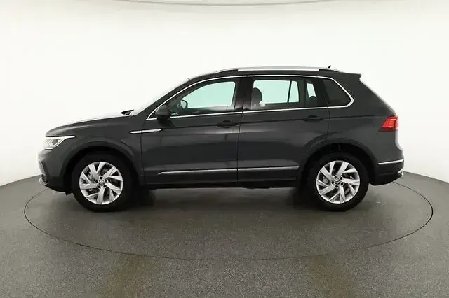 Gebraucht VW Tiguan Elegance 200 PS (147 kW) 2022 Delfingrau metallic (metallic) SUV