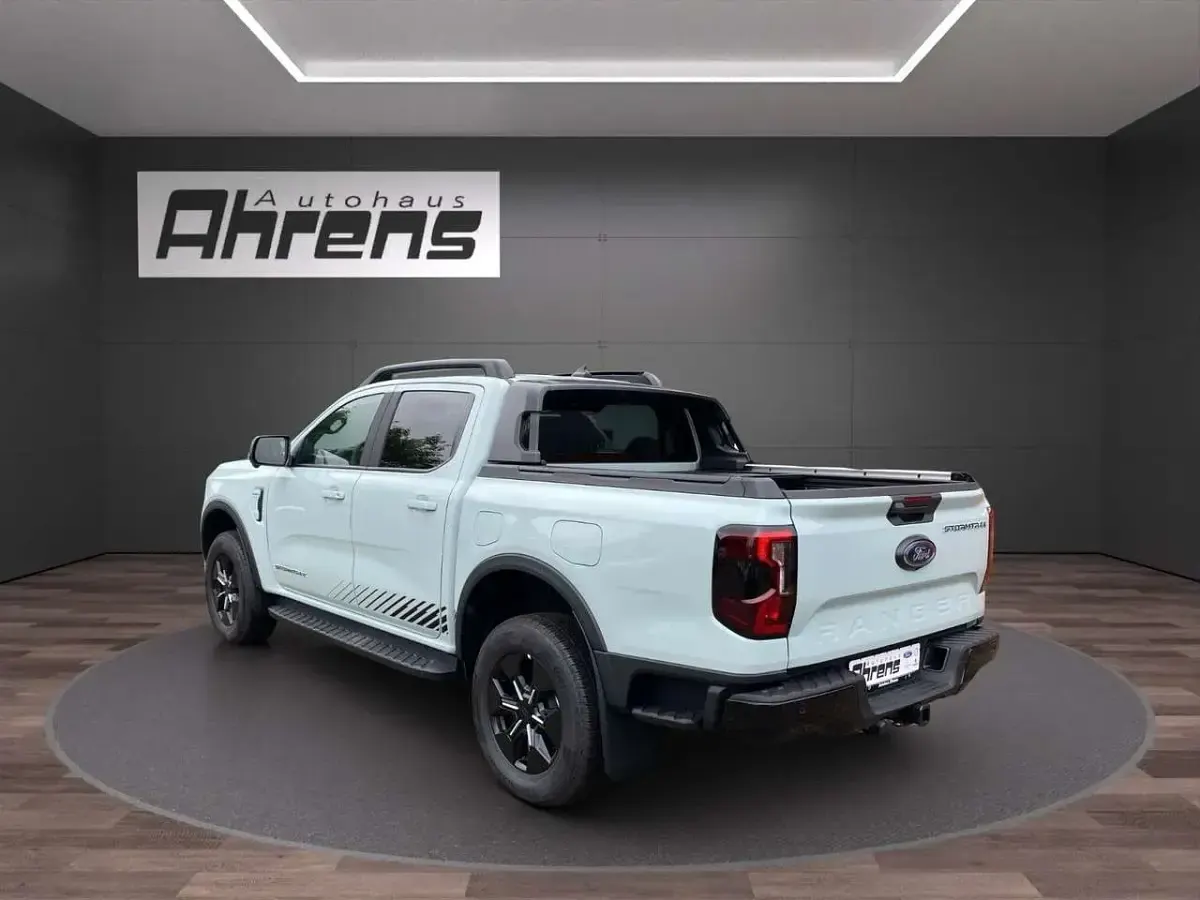 Neu Ford Ranger 184 PS (135 kW) 2026 Grau Pickup