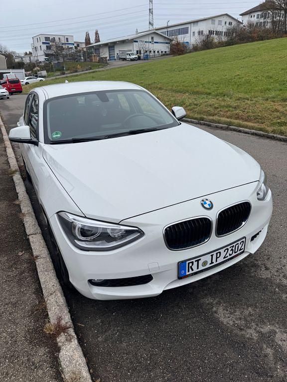 Gebraucht BMW 116 136 PS (100 kW) 2011 Weiß Kleinwagen