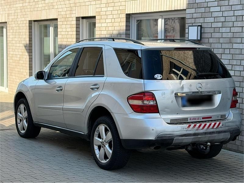 Gebraucht Mercedes ML280 190 PS (139 kW) 2006 Silber SUV