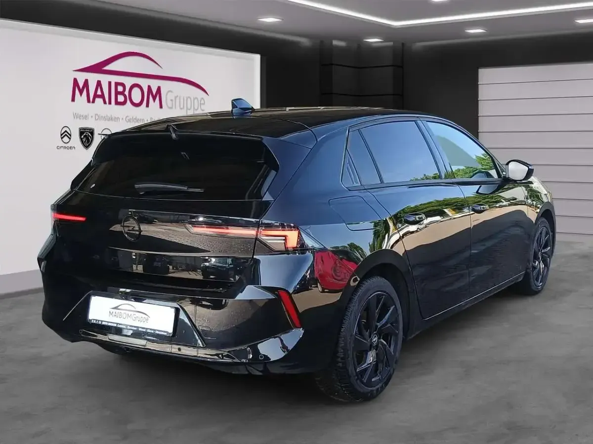 Gebraucht Opel Astra 131 PS (96 kW) 2024 Schwarz Kleinwagen