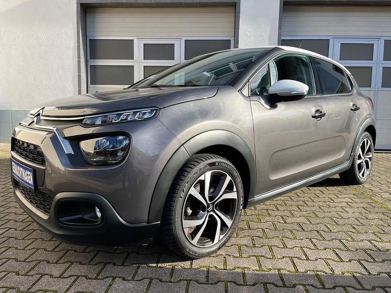 Grau Gebraucht 2023 Citroën C3 PureTech Limousine | 15.750 € (Fairer Preis) - Bild 1/4