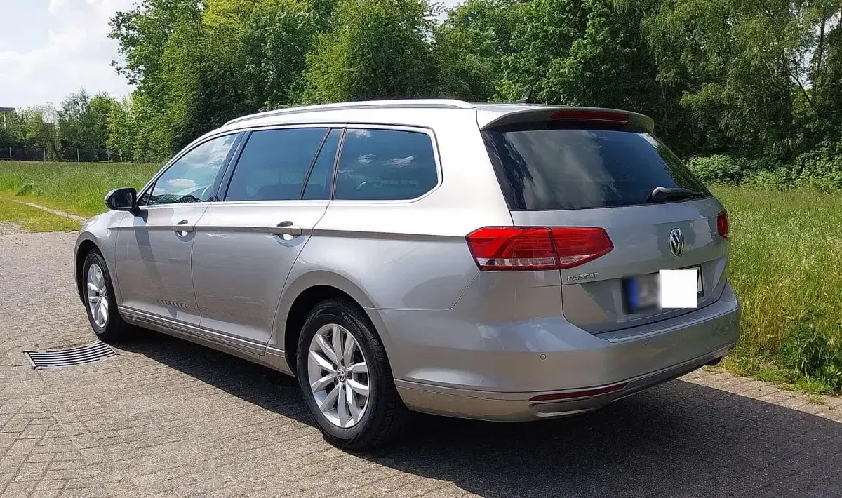 Gebraucht VW Passat 120 PS (88 kW) 2015 Grau Kombi