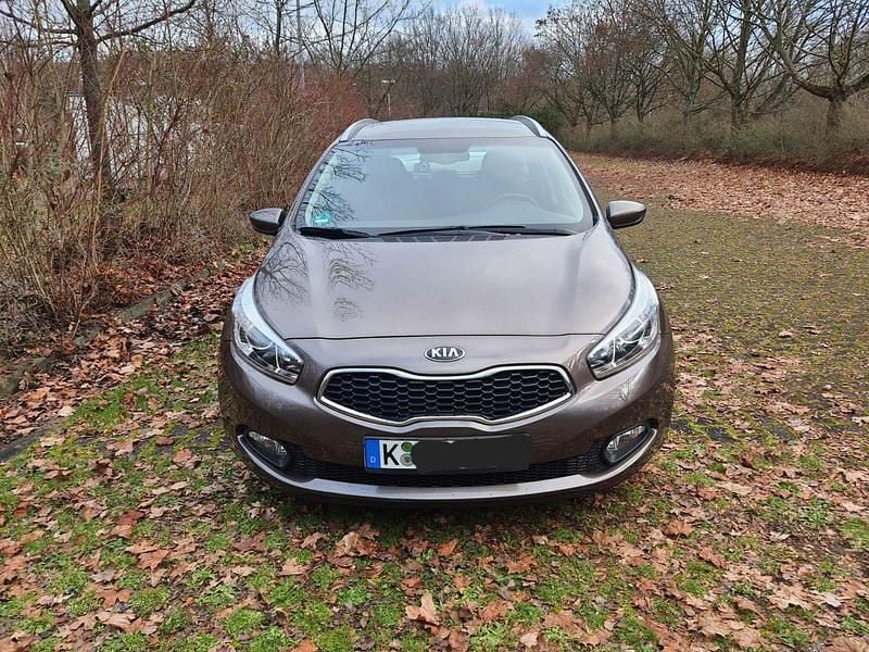 Gebraucht Kia Ceed Spirit 128 PS (94 kW) 2013 Kleinwagen