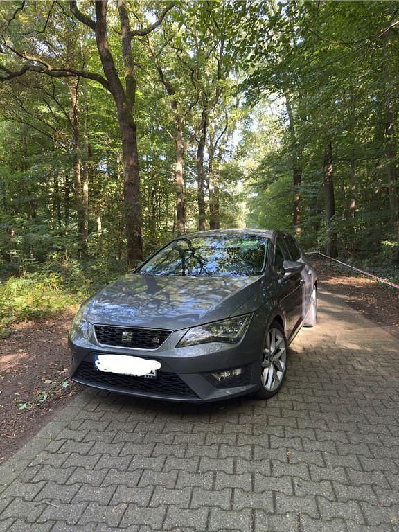 Grau Gebraucht 2015 Seat Leon FR Limousine | 14.999 € (Teuer) - Bild 1/4