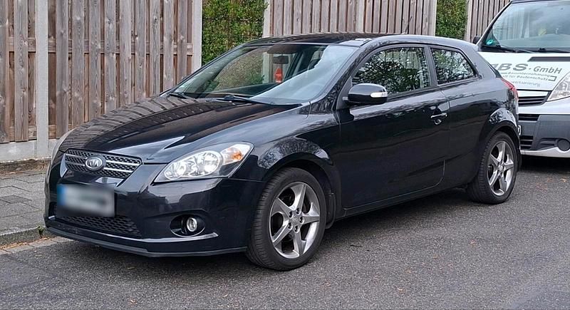 Gebraucht Kia Ceed 116 PS (85 kW) 2010 Schwarz Kleinwagen