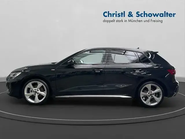 Używany Audi A3 S-Line 150 KM (110 kW) 2025 Czarny Sedan/Limuzyna