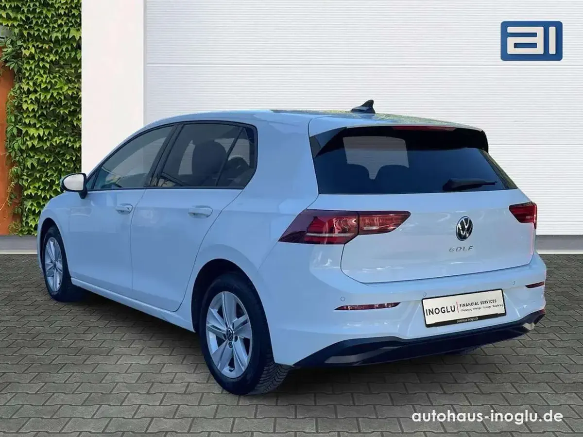 Gebraucht VW Golf VIII Life 150 PS (110 kW) 2025 Weiß Limousine