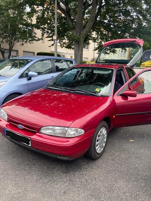 Gebraucht Ford Mondeo 111 PS (81 kW) 1997 Rot Limousine