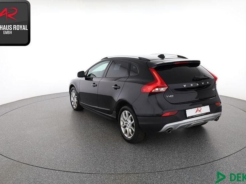 Gebraucht Volvo V40 CC Plus 190 PS (139 kW) 2017 Onyx black Kombi