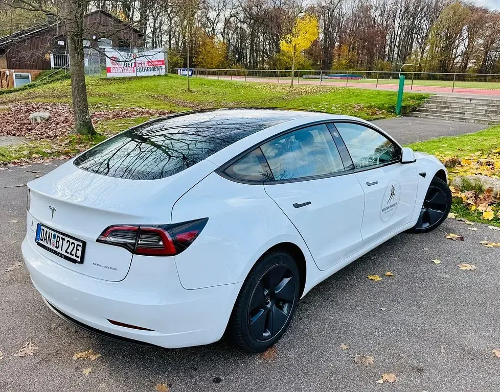 Gebraucht Tesla Model 3 366 kW (498 PS) 2023 Weiß Limousine