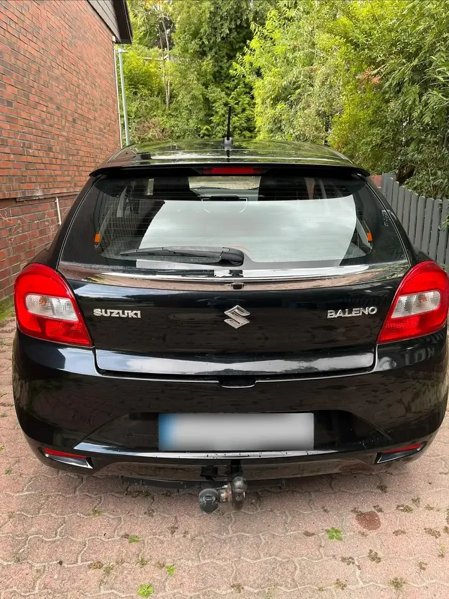 Gebraucht Suzuki Baleno Club 90 PS (66 kW) 2016 Schwarz Kleinwagen