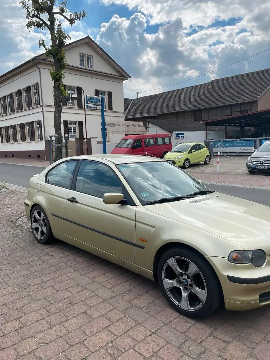 Gebraucht BMW 316 Compact 115 PS (84 kW) 2001 Gold Kleinwagen