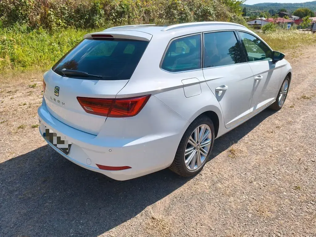 Gebraucht Seat Leon 150 PS (110 kW) 2020 Weiß Limousine