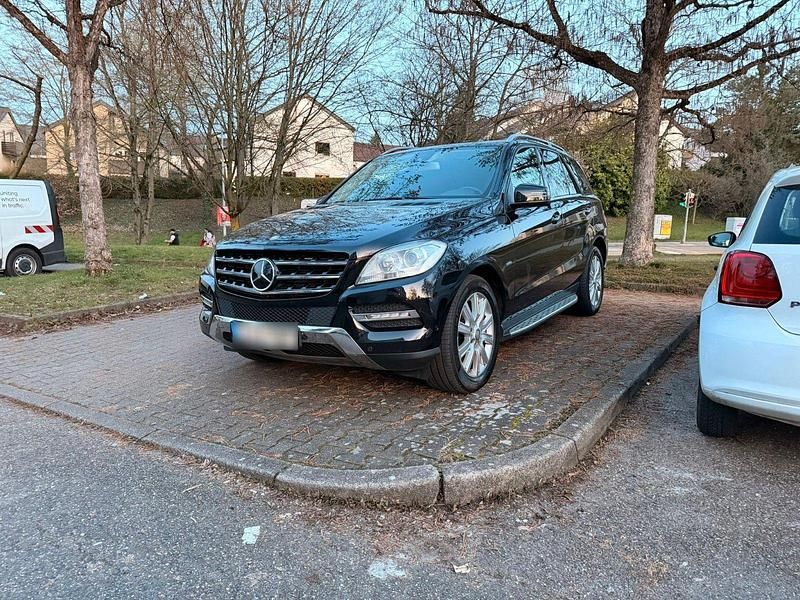 Gebraucht Mercedes ML350 258 PS (189 kW) 2012 Schwarz SUV
