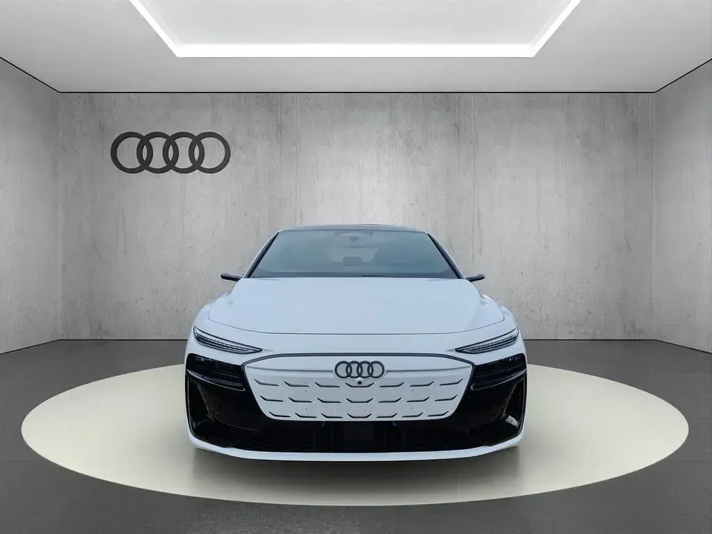 Gebraucht Audi A6 e-tron Ambiente 314 kW (428 PS) 2025 Gletscherweiß metallic Kombi