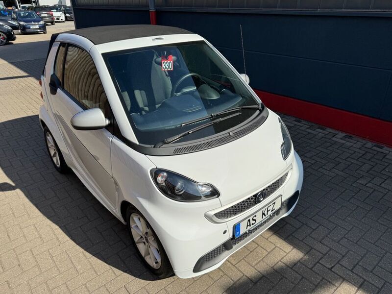 Weiß Gebraucht 2014 Smart ForTwo Cabrio Cabrio | 8.990 € (Etwas zu teuer) - Bild 1/4