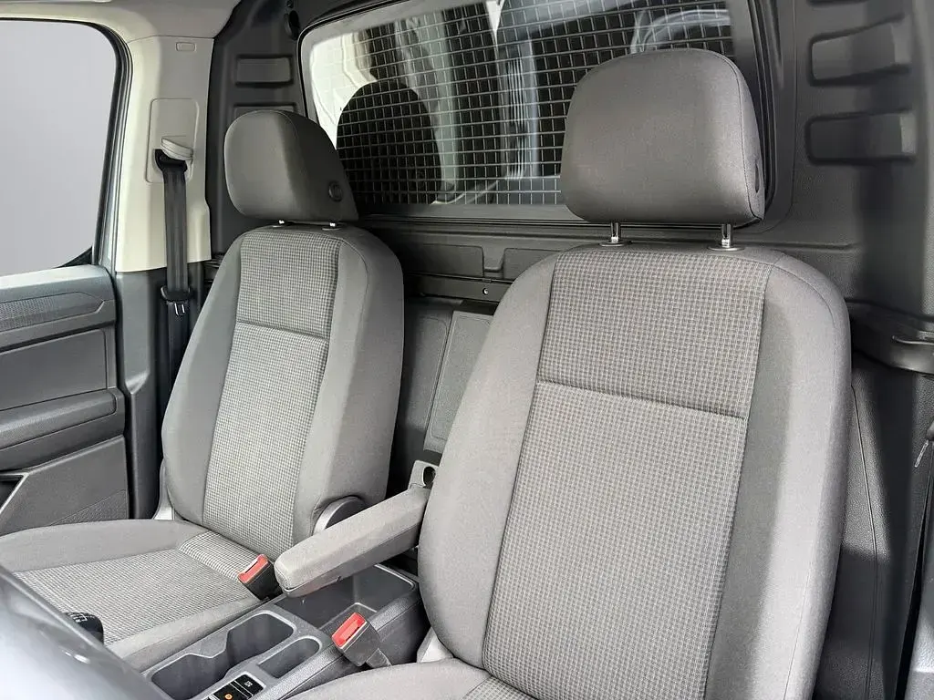 Gebraucht VW Caddy Comfortline 102 PS (75 kW) 2023 Grau Van / Kleinbus