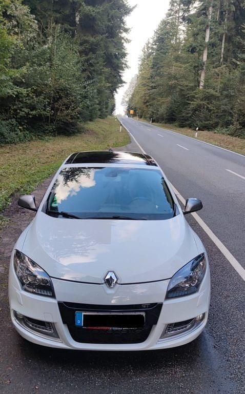 Weiß Gebraucht 2013 Renault Mégane GT Line GT-Line Limousine | 4.700 € (Guter Preis) - Bild 1/4
