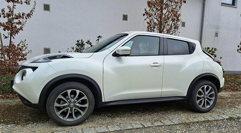 Weiß Gebraucht 2017 Nissan Juke Tekna SUV | 12.490 € (Teuer) - Bild 1/4