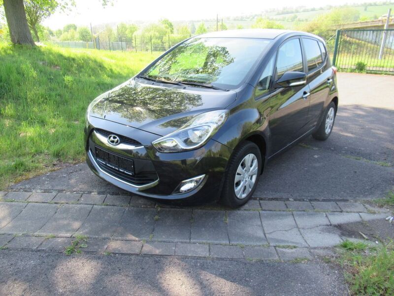 Schwarz Gebraucht 2011 Hyundai ix20 Trend Van / Kleinbus | 5.499 € (Guter Preis) - Bild 1/4