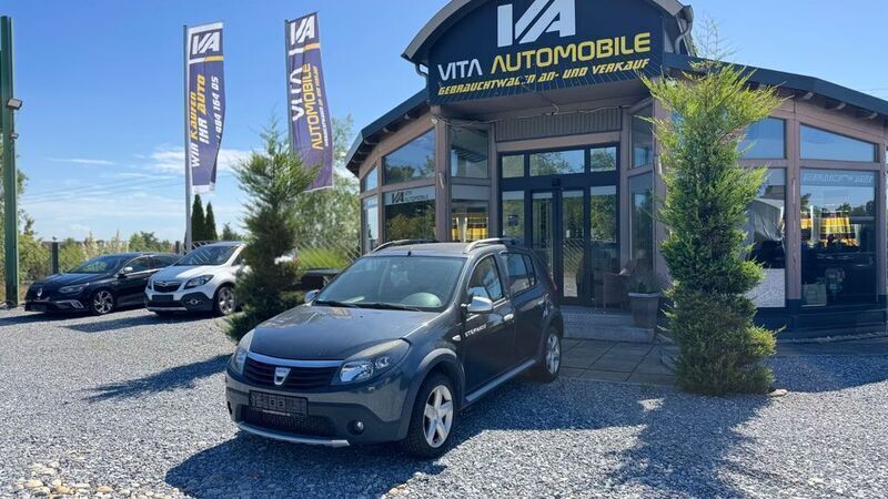 Grau Gebraucht 2011 Dacia Sandero Stepway Kleinwagen | 3.400 € (Fairer Preis) - Bild 1/2
