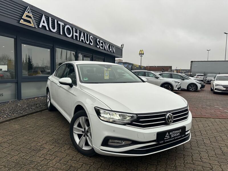 Weiß Gebraucht 2019 VW Passat Business Limousine | 17.990 € (Guter Preis) - Bild 1/4