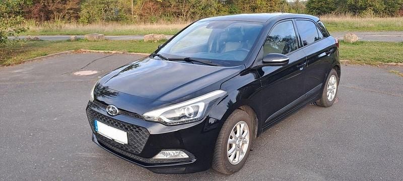 Schwarz Gebraucht 2017 Hyundai i20 GO! Kleinwagen | 6.250 € (Guter Preis) - Bild 1/4