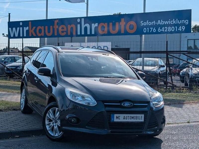 Grau Gebraucht 2011 Ford Focus Trend Kombi | 4.499 € (Fairer Preis) - Bild 1/4