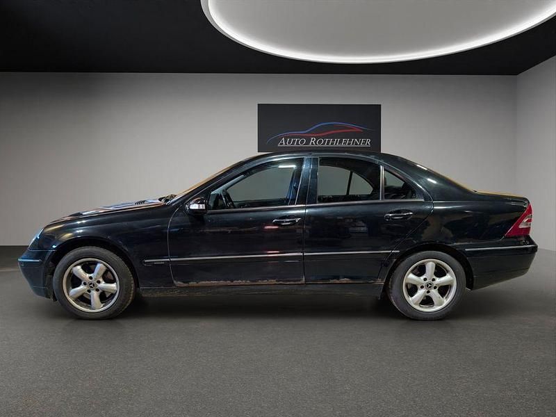 Gebraucht Mercedes C240 170 PS (125 kW) 2003 Obsidianschwarz  metalliclack Limousine
