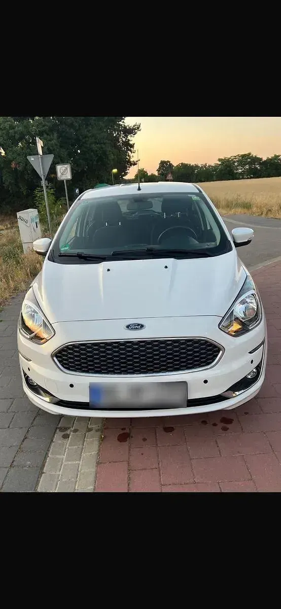 Gebraucht Ford Ka Trend 71 PS (52 kW) 2019 Weiß Limousine