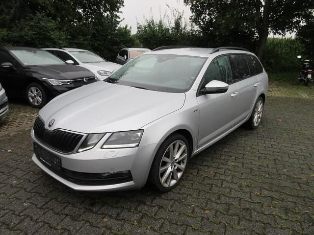 Brillantsilber metallic Gebraucht 2019 Skoda Octavia Ambition Kombi | 10.988 € (Guter Preis) - Bild 1/4