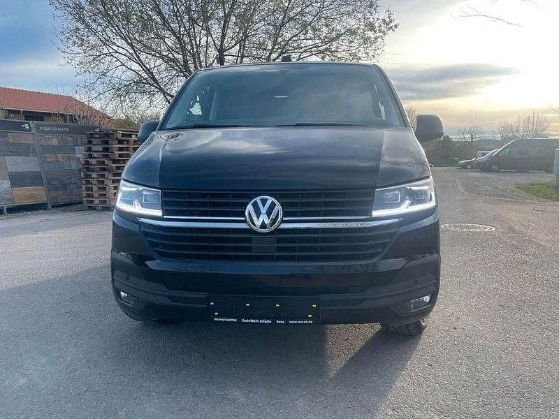 Gebraucht VW Multivan Trendline 150 PS (110 kW) 2020 Schwarz Van