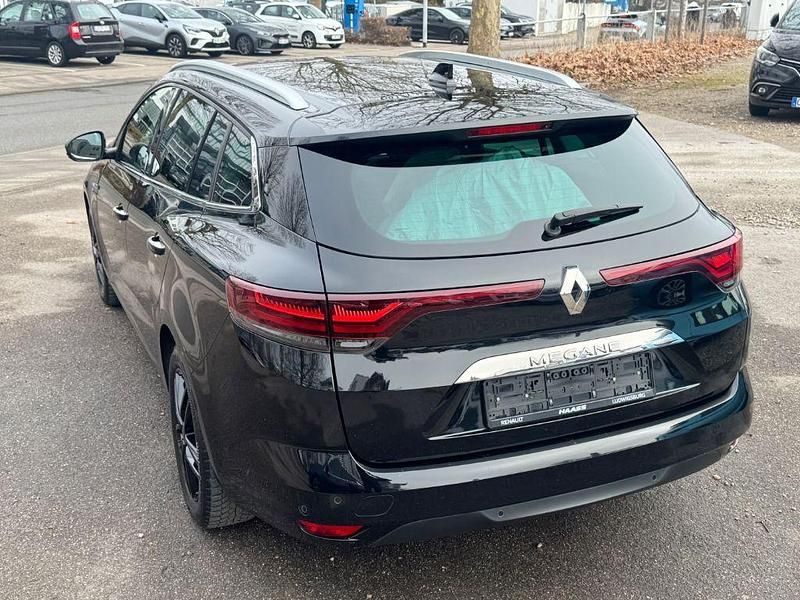 Gebraucht Renault Mégane IV Techno 140 PS (102 kW) 2022 Schwarz Limousine