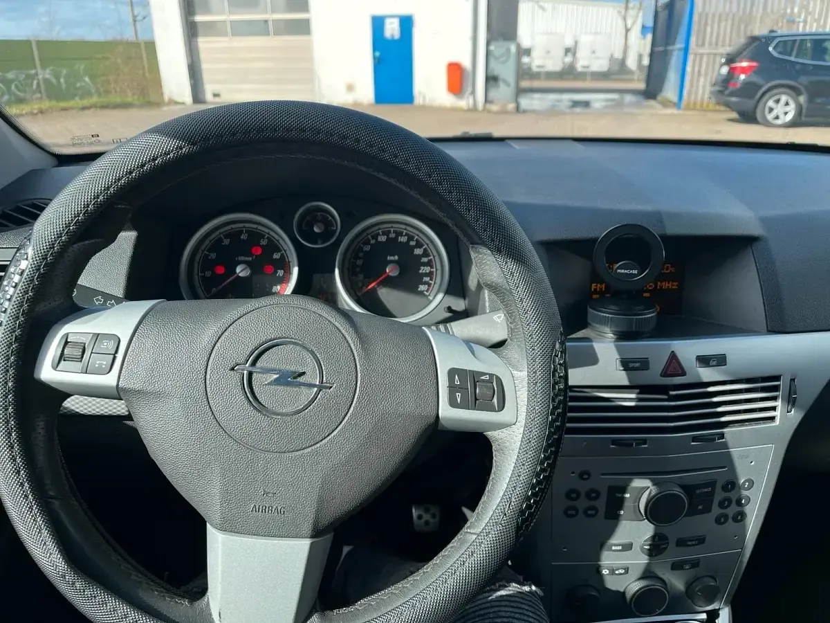 Gebraucht Opel Astra 95 PS (69 kW) 2004 Silber Limousine