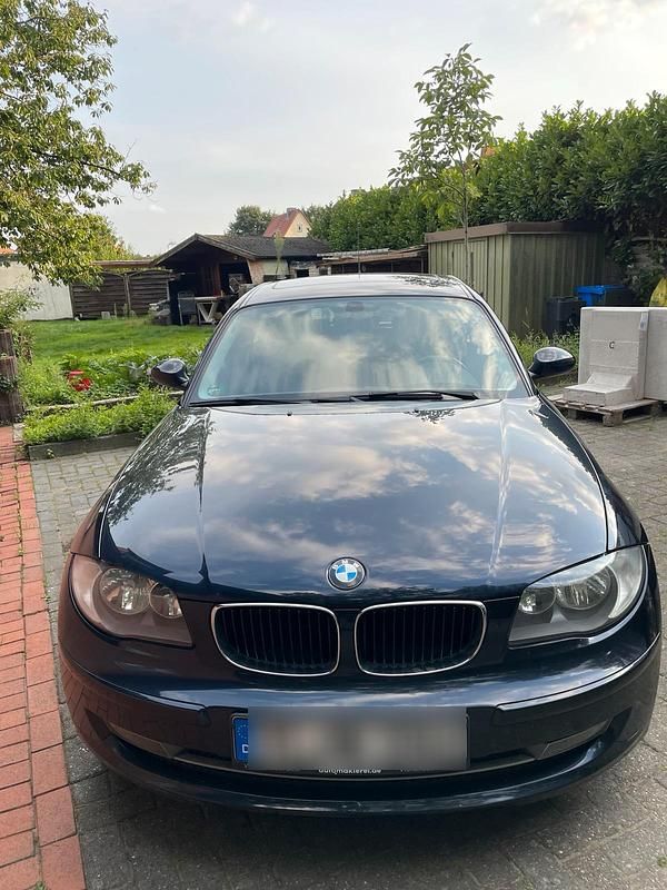 Blau Gebraucht 2008 BMW 116 Kleinwagen | 3.700 € - Bild 1/4