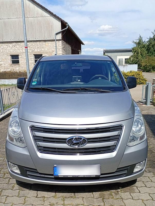 Silber Gebraucht 2014 Hyundai H-1 Van / Kleinbus | 9.500 € (Superpreis) - Bild 1/4