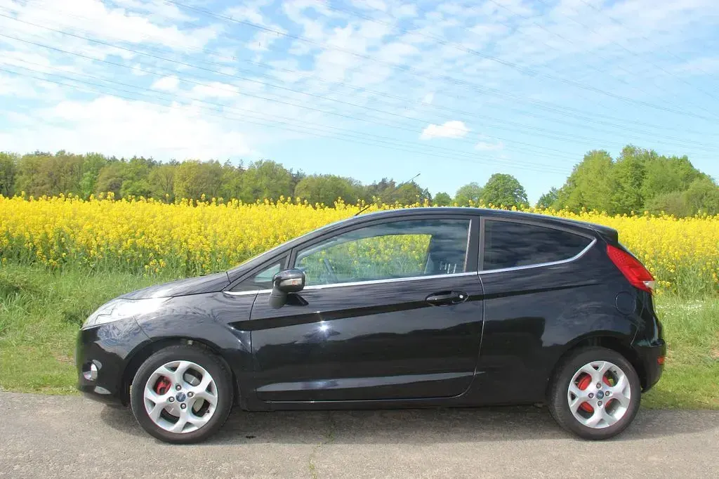 Gebraucht Ford Fiesta Titanium 82 PS (60 kW) 2010 Schwarz Limousine