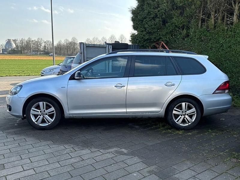 Gebraucht VW Golf VI Match 105 PS (77 kW) 2012 Silber Kleinwagen