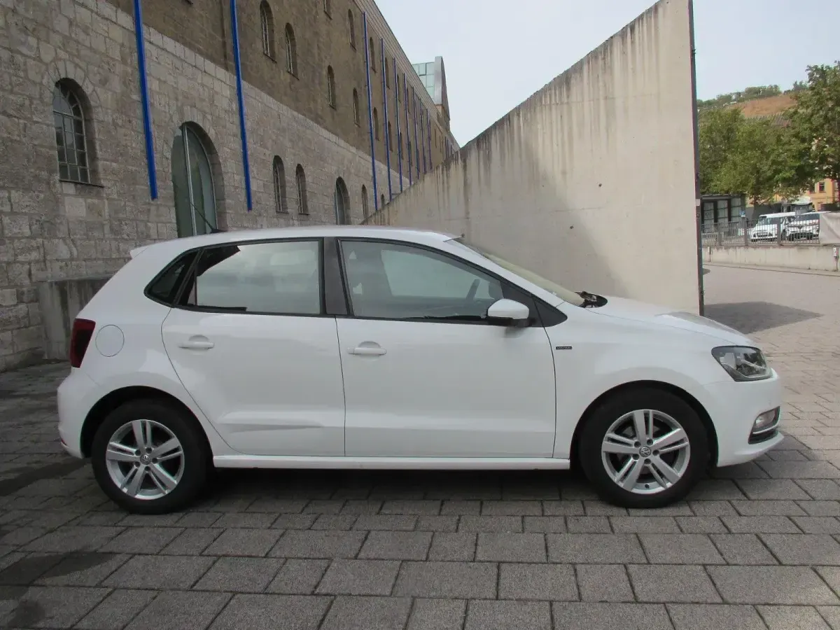 Gebraucht VW Polo LOUNGE 75 PS (55 kW) 2015 Weiß Kleinwagen