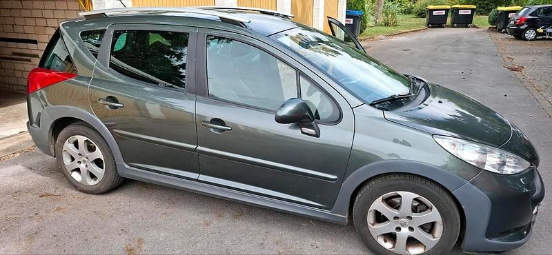 Grün Gebraucht 2009 Peugeot 207 Kombi | 1.999 € (Fairer Preis) - Bild 1/4