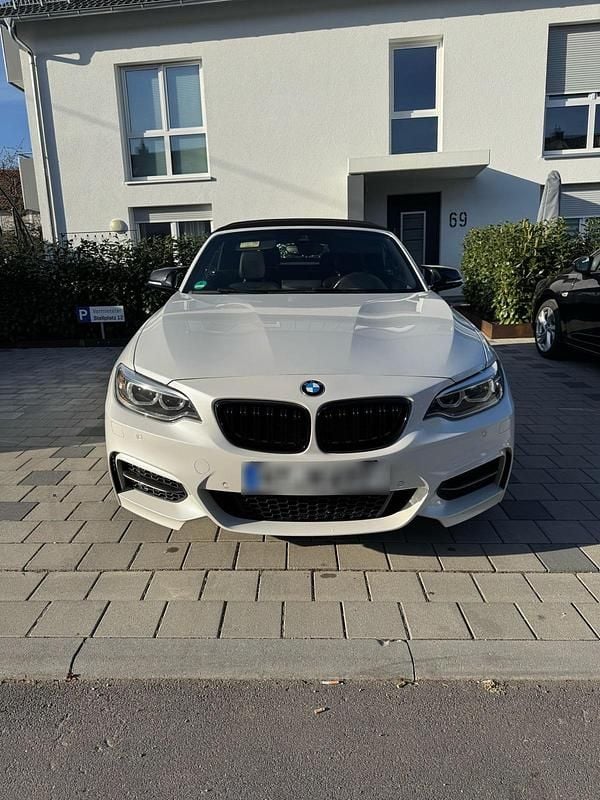 Weiß Gebraucht 2015 BMW 220 M Sport Cabrio | 19.900 € (Fairer Preis) - Bild 1/4