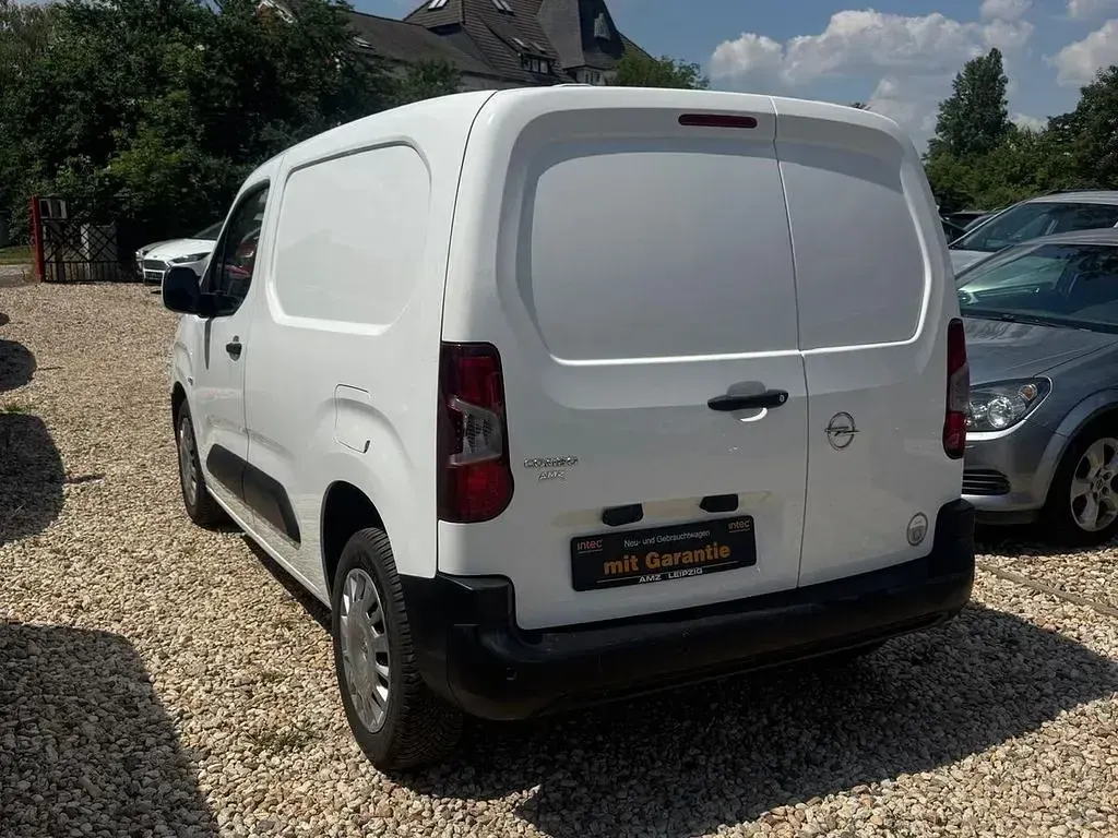 Gebraucht Opel Combo 102 PS (75 kW) 2019 Weiß Van / Kleinbus