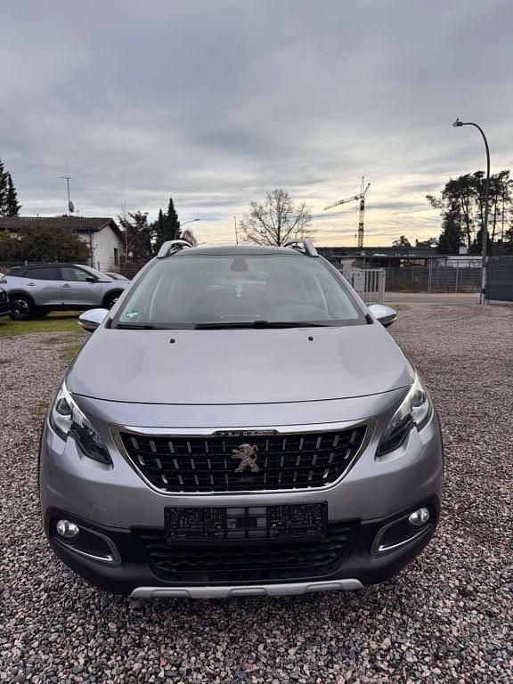 Grau Gebraucht 2017 Peugeot 2008 Allure SUV | 8.900 € (Guter Preis) - Bild 1/4