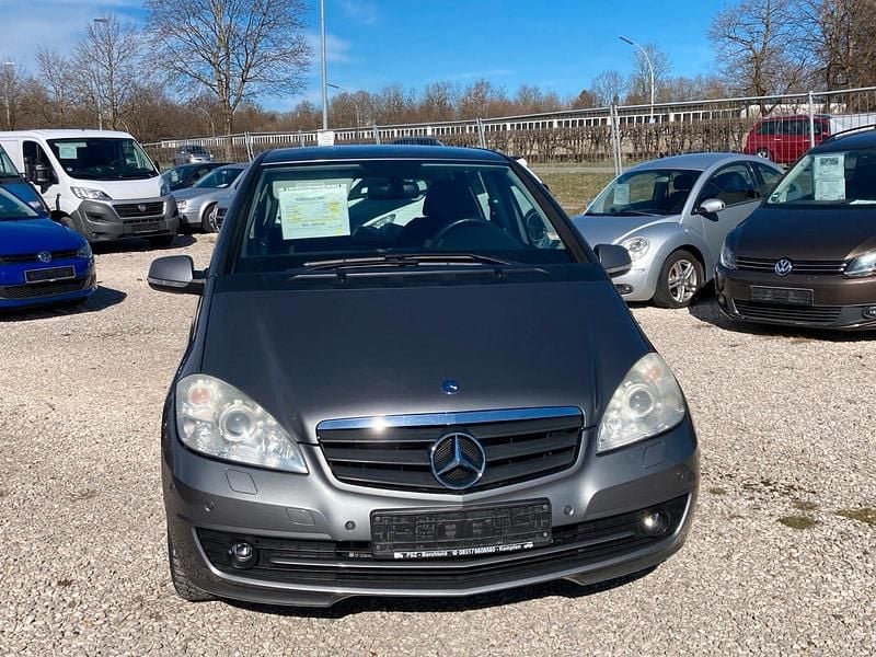 Gebraucht Mercedes A150 95 PS (69 kW) 2008 Gold Kleinwagen