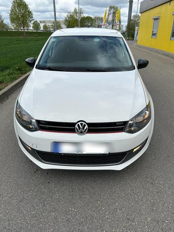 Weiß Gebraucht 2011 VW Polo Style Kleinwagen | 4.299 € (Fairer Preis) - Bild 1/4
